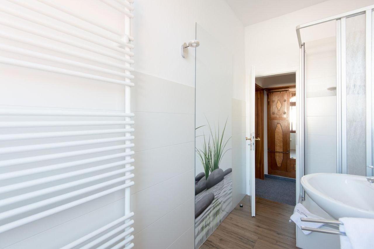 Kapitaenshaus-lassen-zimmer-penelope Guest house